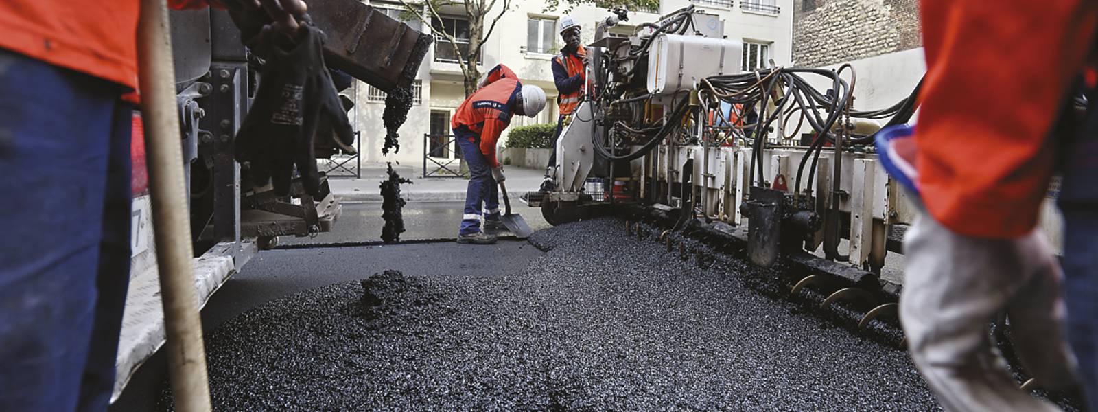 Photo rue Lecourbe revêtement PUMA par Eurovia projet Life Cool Low Noise Asphalt